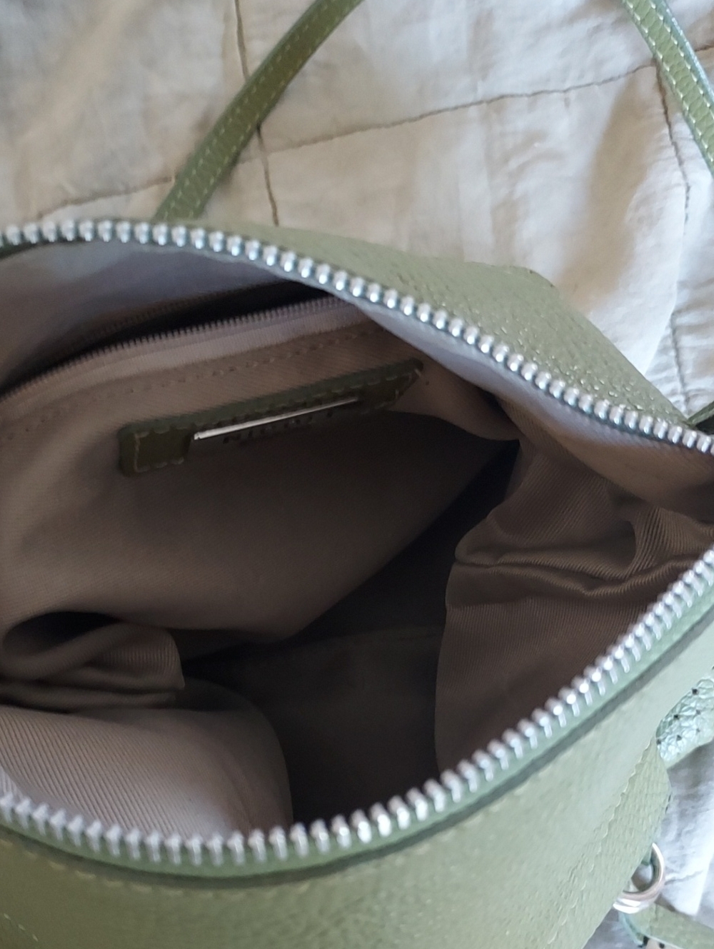 Italian Leather Green Crossbody - Picture 4 of 10